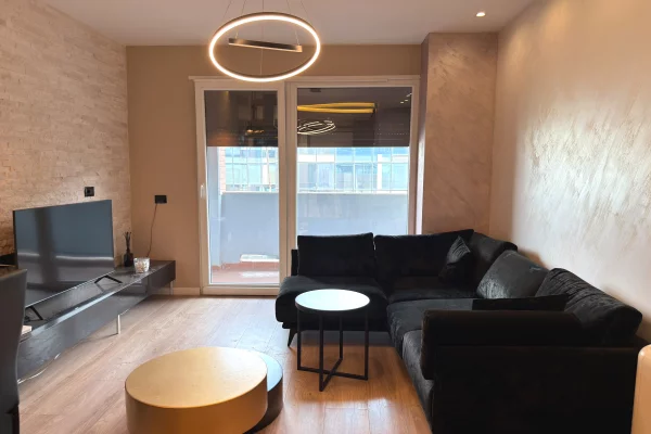 Shtepi me qera Apartament ne Tirane, 2+1, Mobilimi E mobiluar, Pagesa 1,000  Euro.