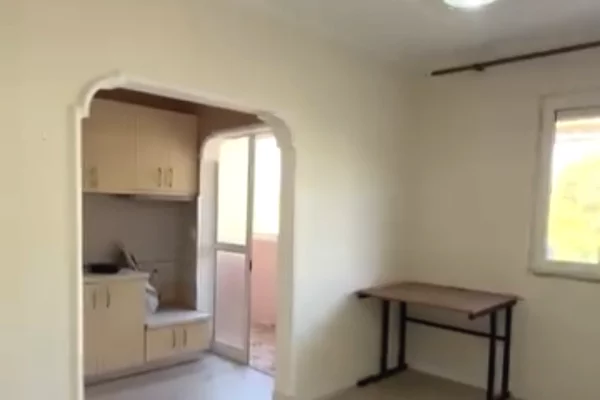 Shitet 1+1 tek Pallati me Shigjeta