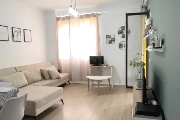 Shtepi me qera 1+1 ne Tirane - 50,000 Leke