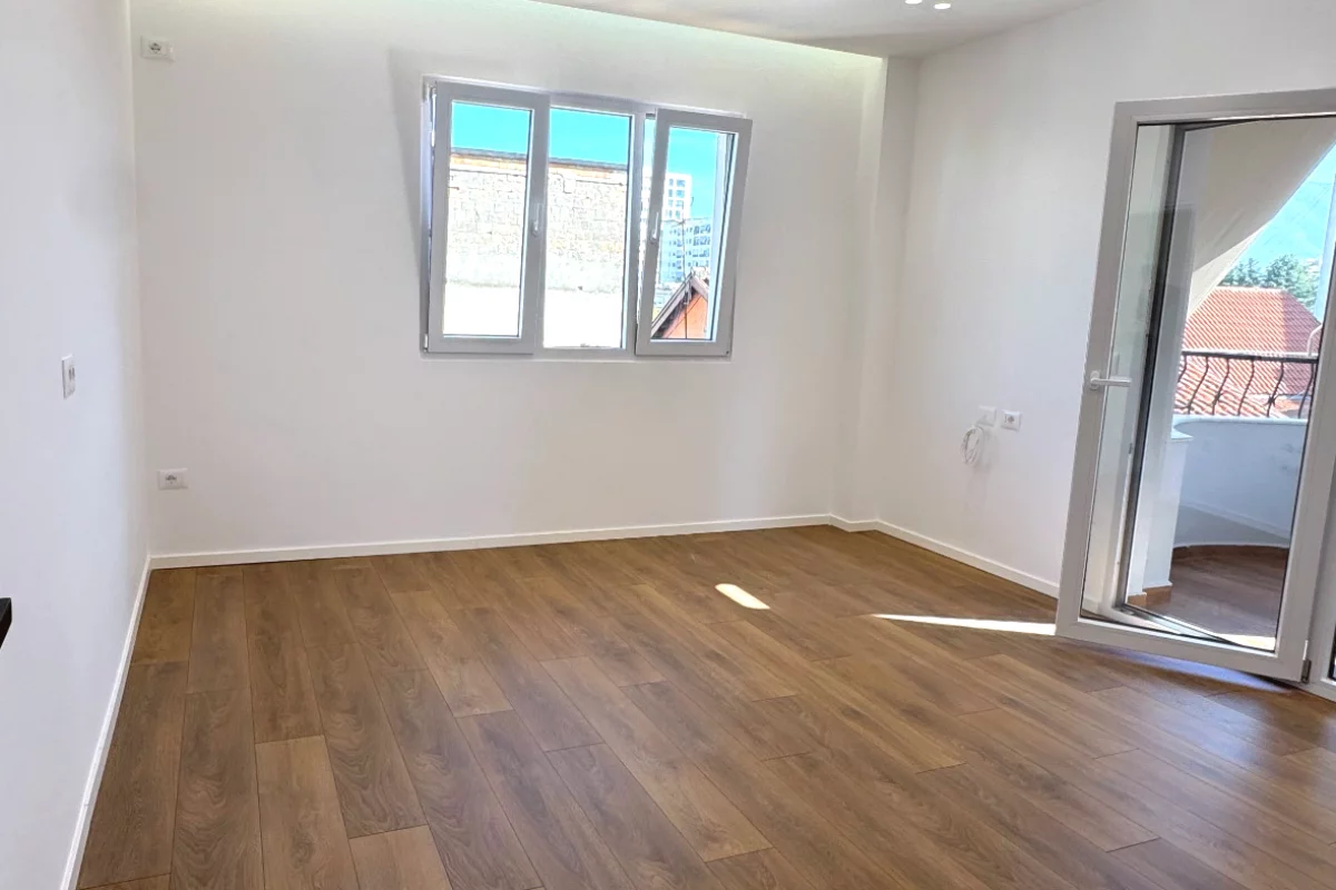 Appartamento in vendita a Tirana 1+1, Vuoto
