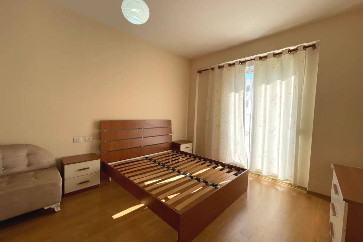 Shtepi me qera Apartament ne Tirane, 1+1, Mobilimi E mobiluar, Pagesa 65,000  Leke.