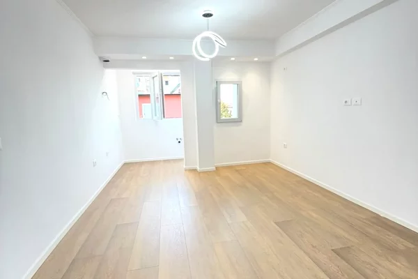 Shtepi ne shitje 1+1 ne Tirane - 130,000 Euro