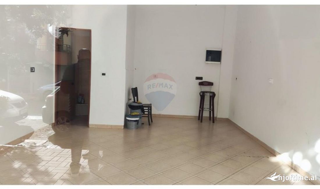 Dyqan per shitje ne Laprake !