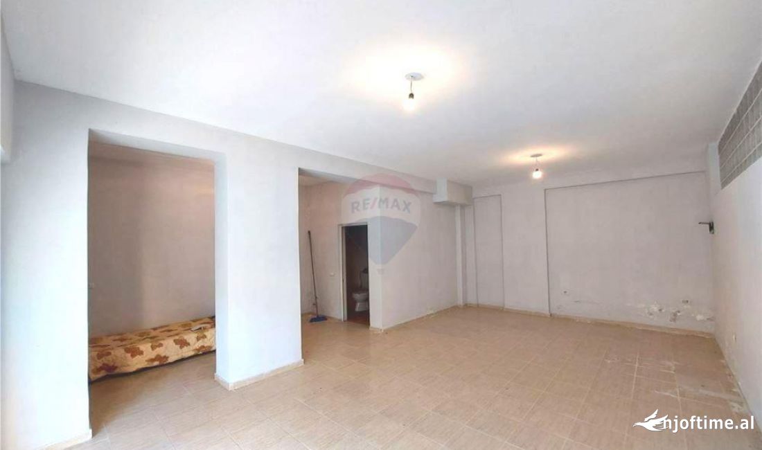 Ambient komercial ne shitje prane Selvise 88`000Euro