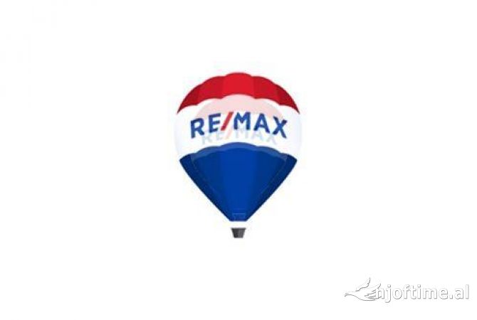 Ambiente Commerciale in Vendita 1+1 a Tirana - 93,000 Euro