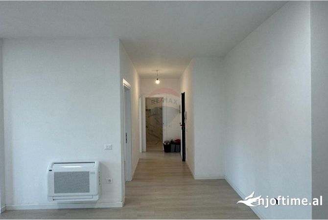 Ambiente Commerciale in Affitto 1+1 a Tirana - 700 Euro