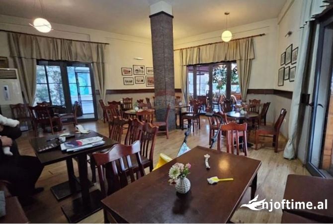 Ambiente Commerciale in Affitto 2+1 a Tirana - 2,000 Euro