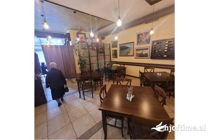 Ambiente Commerciale in Affitto 2+1 a Tirana - 2,000 Euro