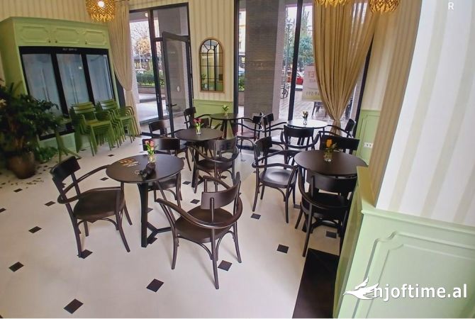 Ambiente Commerciale in Affitto 2+1 a Tirana - 1,500 Euro