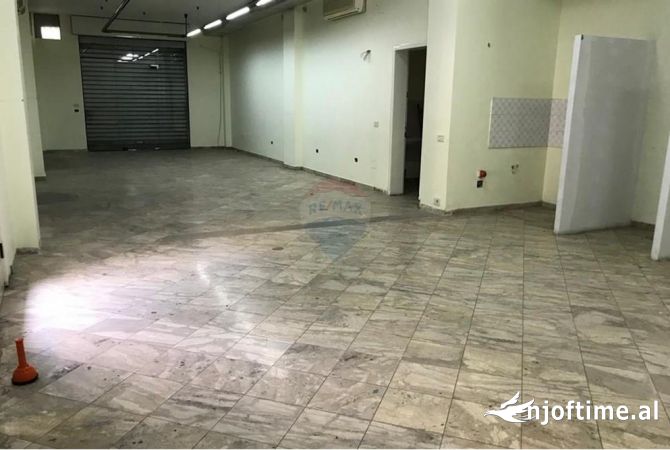 Ambiente Commerciale in Affitto 1+1 a Tirana - 1,000 Euro
