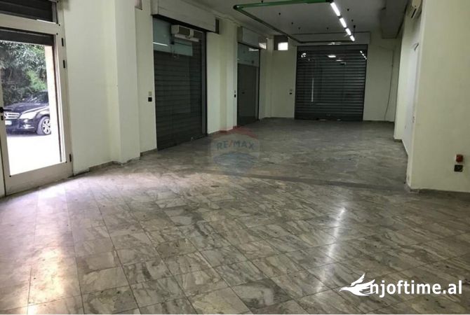 Ambiente Commerciale in Affitto 1+1 a Tirana - 1,000 Euro