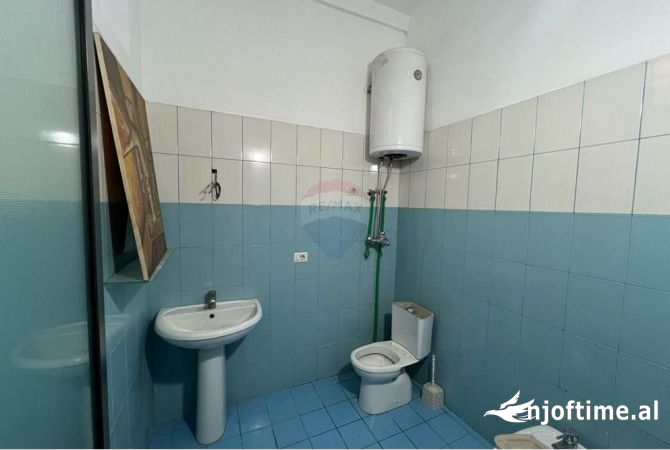 Ambient biznesi ne shitje 1+1 ne Tirane - 93,000 Euro
