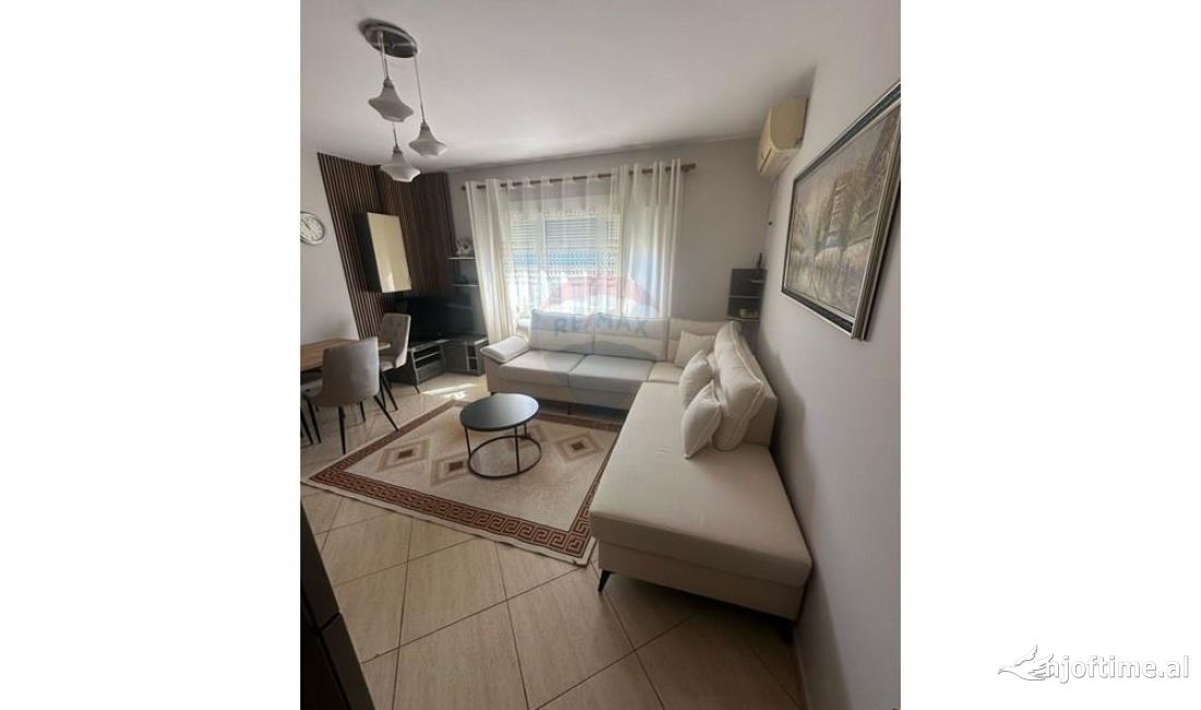 Shtepi me qera Apartament ne Tirane, 2+1, Mobilimi E mobiluar, Pagesa 45,000  Leke.