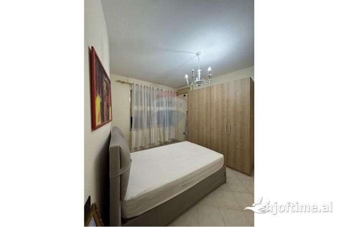 Shtepi me qera Apartament ne Tirane, 1+1, Mobilimi E mobiluar, Pagesa 450  Euro.