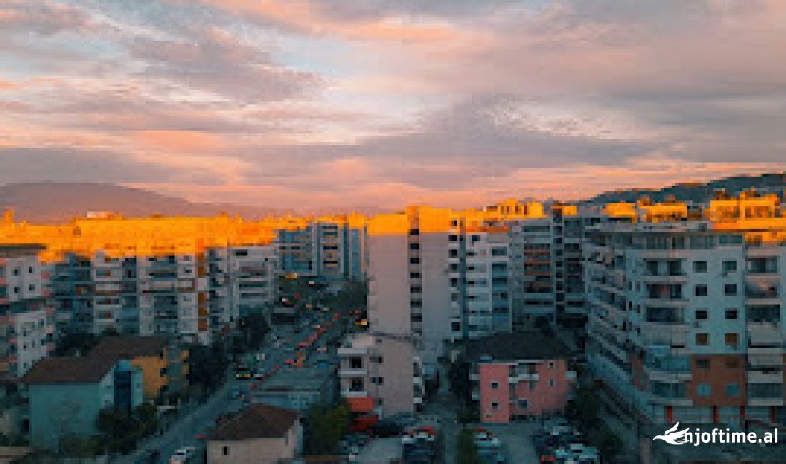 Shtepi me qera Apartament ne Tirane, 2+1, Mobilimi E mobiluar, Pagesa 40,000  Leke.