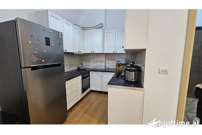 Shtepi me qera Apartament ne Tirane, 1+1, Mobilimi E mobiluar, Pagesa 400  Euro.