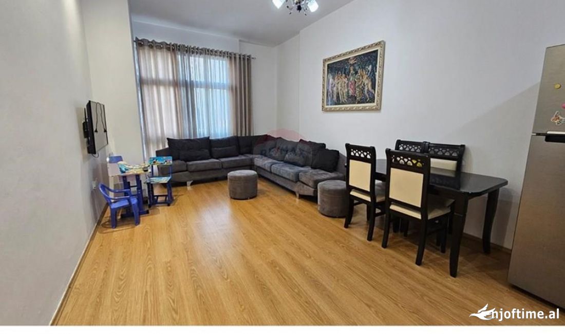 Shtepi me qera Apartament ne Tirane, 1+1, Mobilimi E mobiluar, Pagesa 400  Euro.