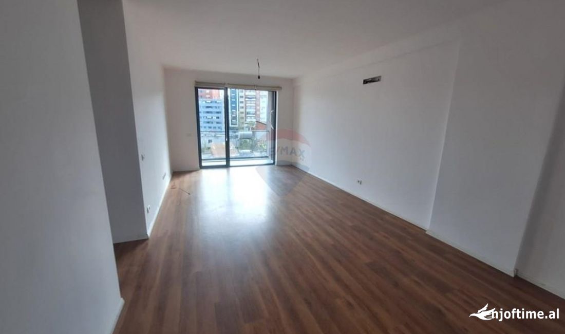 Shtepi me qera Apartament ne Tirane, 2+1, Mobilimi Bosh, pa mobiluar, Pagesa 500  Euro.