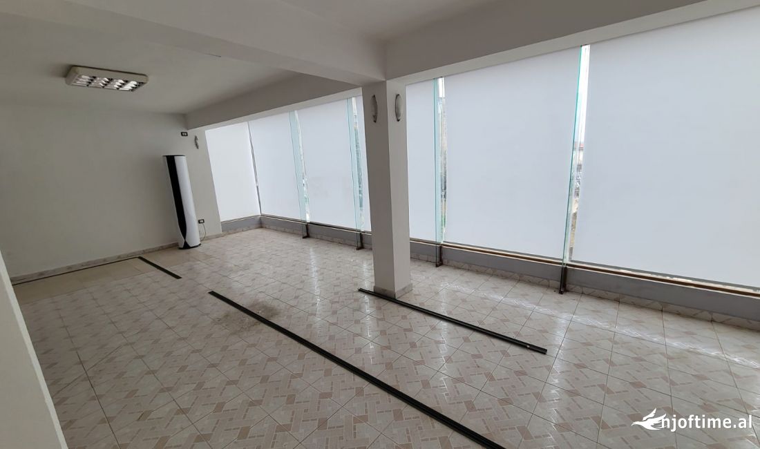 Qira ,ambient per zyra,call center,afer qendres Kavaje