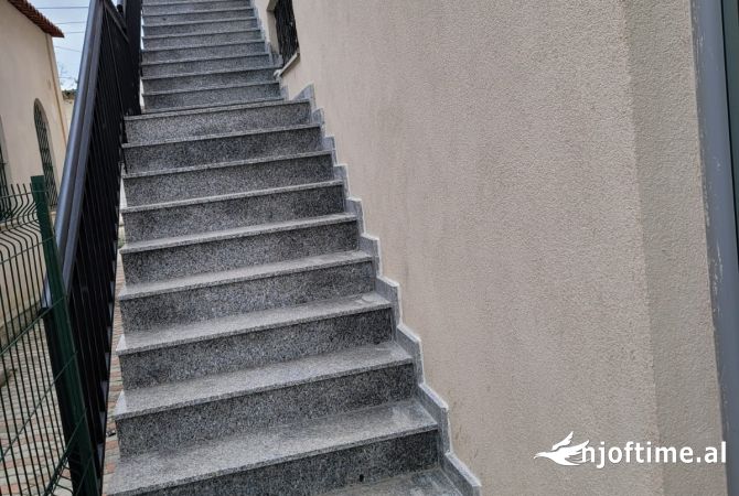 Ambiente Commerciale in Affitto 1+1 a Kavaja - 50,000 Leke