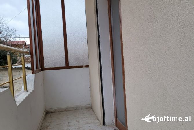 Qira ,ambient per zyra,call center,afer qendres Kavaje