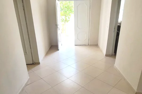 Shtepi ne shitje Shtepi Private ne Kavaje, 3+1, Mobilimi Pjeserisht e mobiluar, Pagesa 9,500,000  Leke.