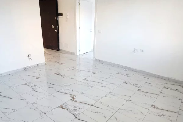 Shtepi ne shitje Apartament ne Kavaje, 1+1, Mobilimi Bosh, pa mobiluar, Pagesa 48,000  Euro.