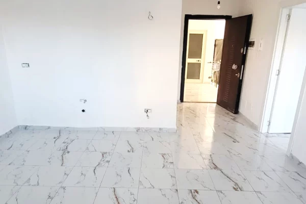 Shtepi ne shitje Apartament ne Kavaje, 1+1, Mobilimi Bosh, pa mobiluar, Pagesa 48,000  Euro.