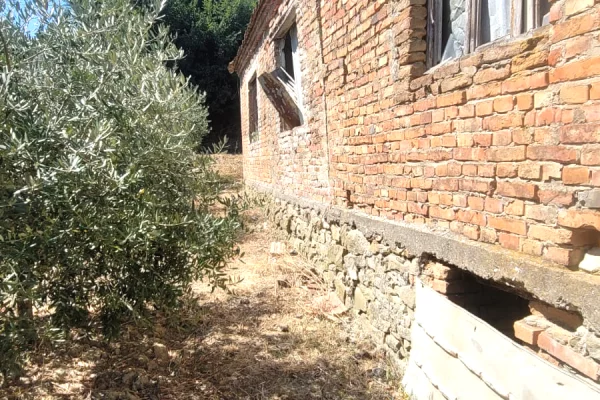 🏡 SHITET SHTEPI E VJETER ME 3500  TOKE me  ULLINJ – 6 km nga bregdeti Spillese 