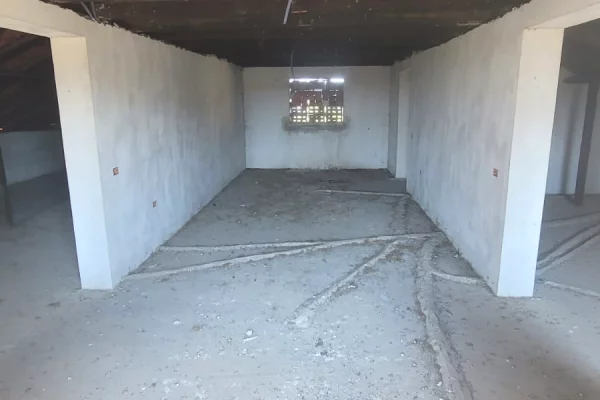 Shtepi ne shitje Shtepi Private ne Kavaje, 5+1, Mobilimi Bosh, pa mobiluar, Pagesa 175,000  Euro.