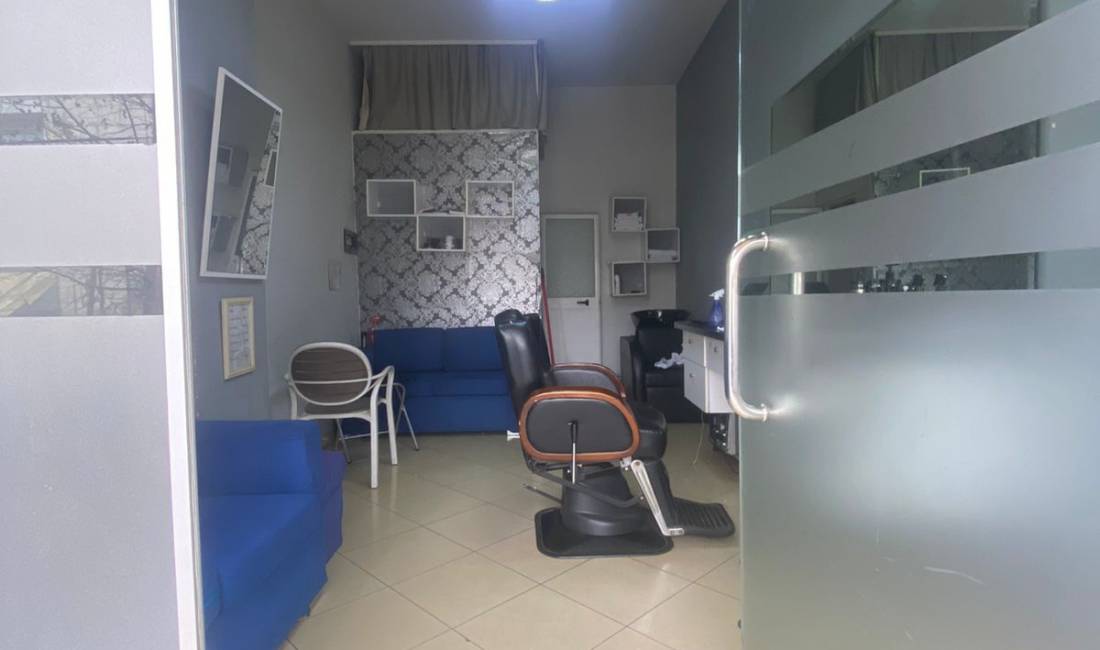 Shitet dyqan tek  Komuna e Parisit 55.000 euro