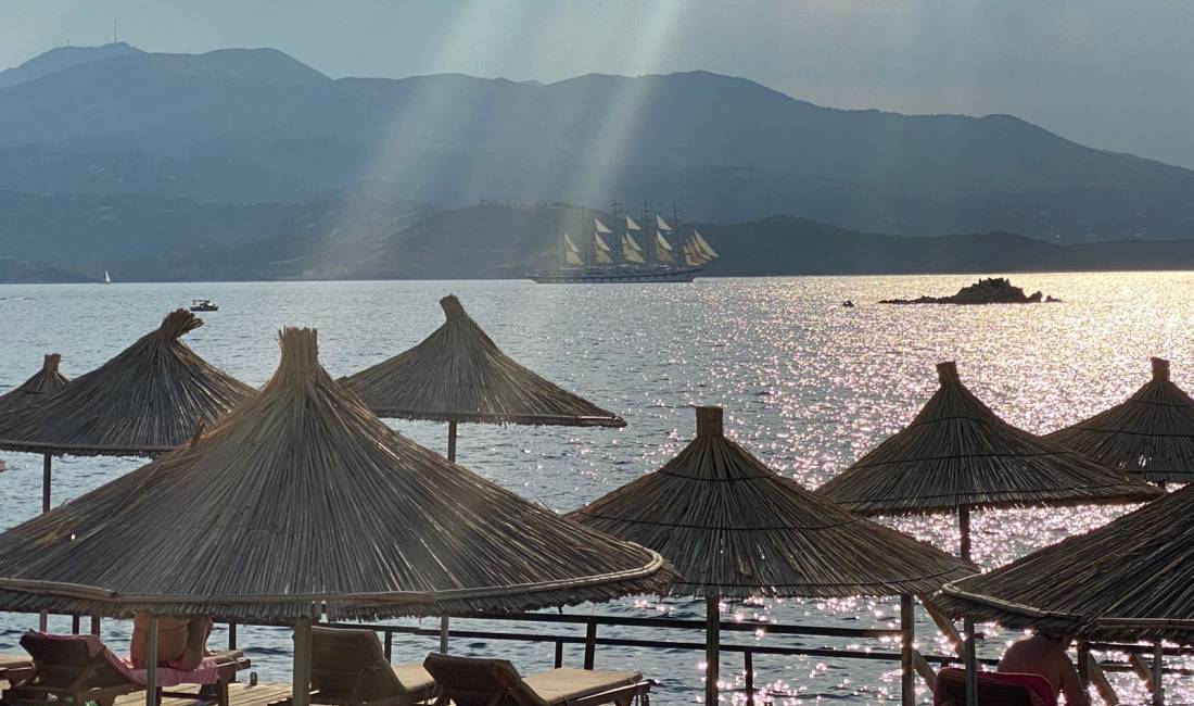 Jepet plazh me qera ne Ksamil prane 3 ishujve .