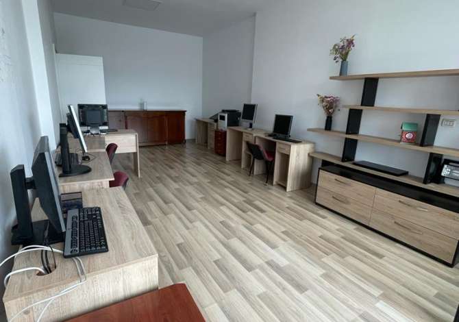  Jepet me qera ambient Biznesi tek Rr.Kosovarve/700 euro