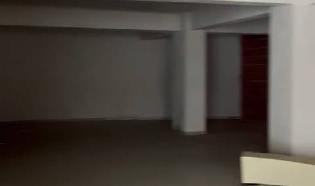 Shitet Dyqan 350m2 ne Fresk/60,000 euro