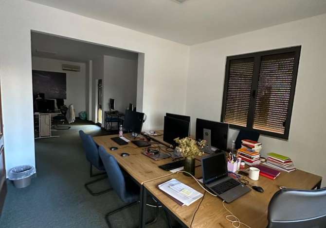 Ambient biznesi me qera 3+1 ne Tirane - 1,000 Euro