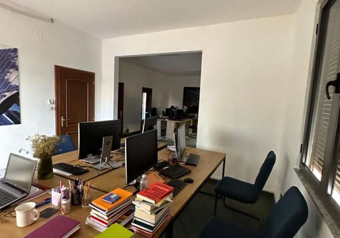 Ambient biznesi me qera 3+1 ne Tirane - 1,000 Euro