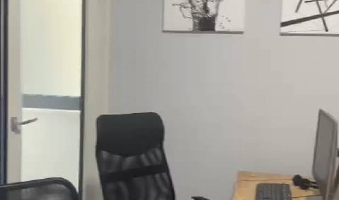 Jepet me qera ambient 55m2 per zyra tek Rruga e Kosovareve/ 450 euro