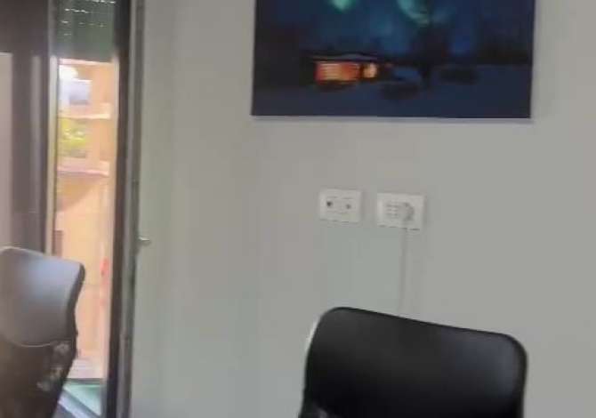 Jepet me qera ambient 55m2 per zyra tek Rruga e Kosovareve/ 450 euro