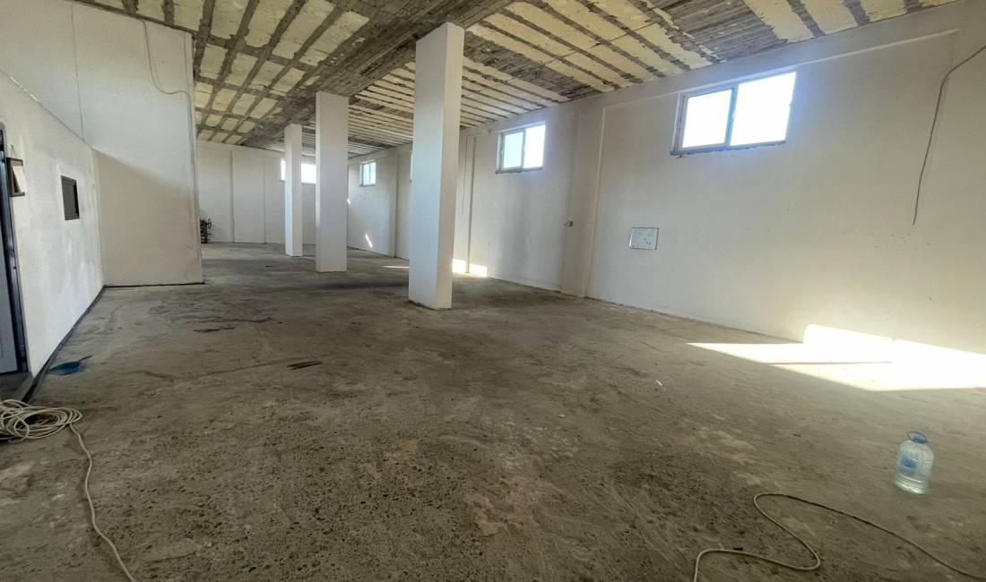 Jepet me qera  ambjenti per biznese te ndryshme ne Kamez/ 70,000 ALL