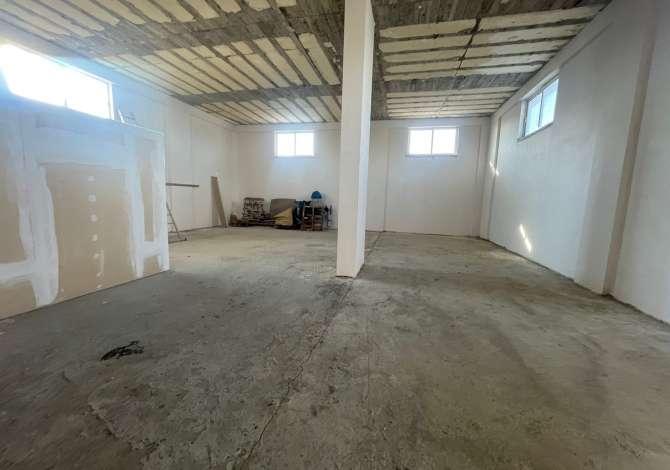 Ambient biznesi me qera 4+1 ne Tirane - 70,000 Leke