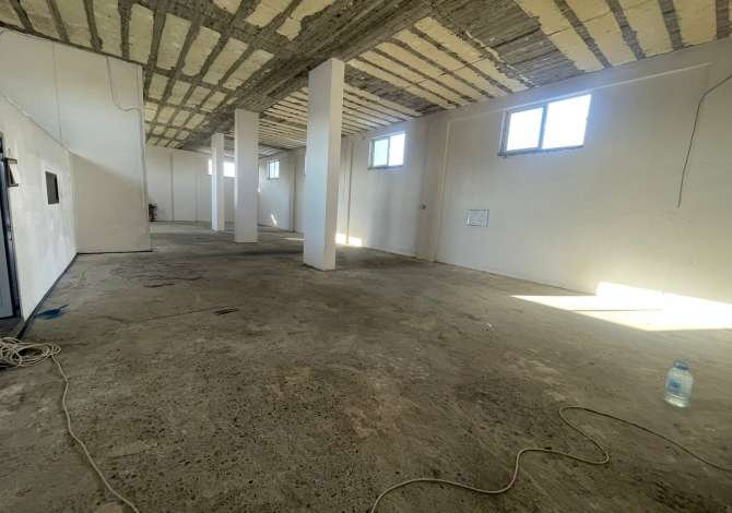 Ambient biznesi me qera 4+1 ne Tirane - 70,000 Leke