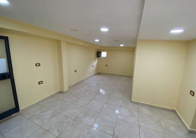 Ambient biznesi me qera 3+1 ne Tirane - 40,000 Leke