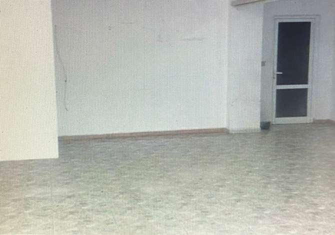 Jepet me qera ambient biznesi tek Komuna e Parisit/ 1500 Euro