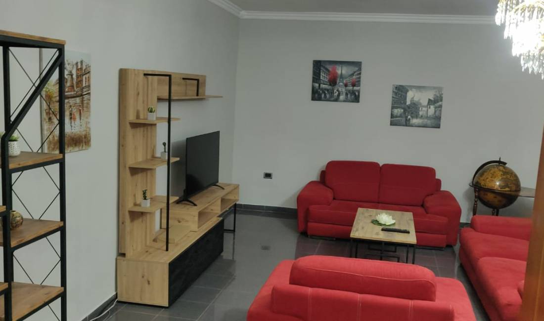 Shtepi me qera Apartament ne Tirane, 2+1, Mobilimi E mobiluar, Pagesa 650  Euro.