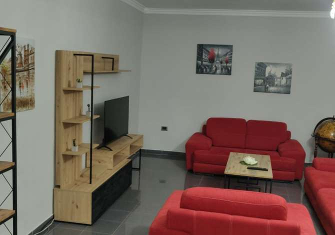 Jepet me qera apartament 2+1+2 tek Rr.Fortuzi, Mine Peza/ 650 euro