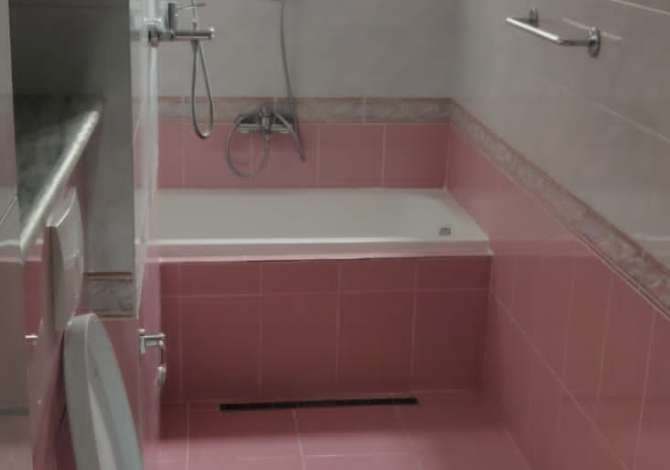 Shtepi me qera Apartament ne Tirane, 2+1, Mobilimi E mobiluar, Pagesa 650  Euro.