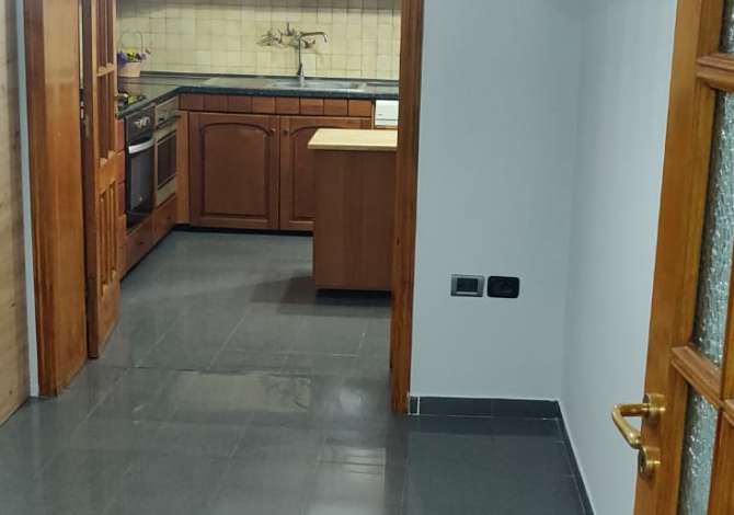 Shtepi me qera Apartament ne Tirane, 2+1, Mobilimi E mobiluar, Pagesa 650  Euro.