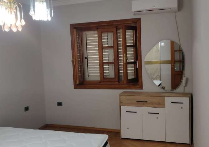 Shtepi me qera Apartament ne Tirane, 2+1, Mobilimi E mobiluar, Pagesa 650  Euro.