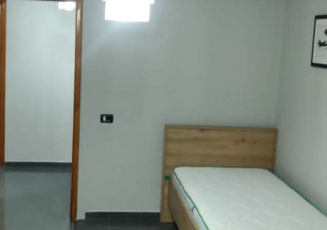 Shtepi me qera Apartament ne Tirane, 2+1, Mobilimi E mobiluar, Pagesa 650  Euro.