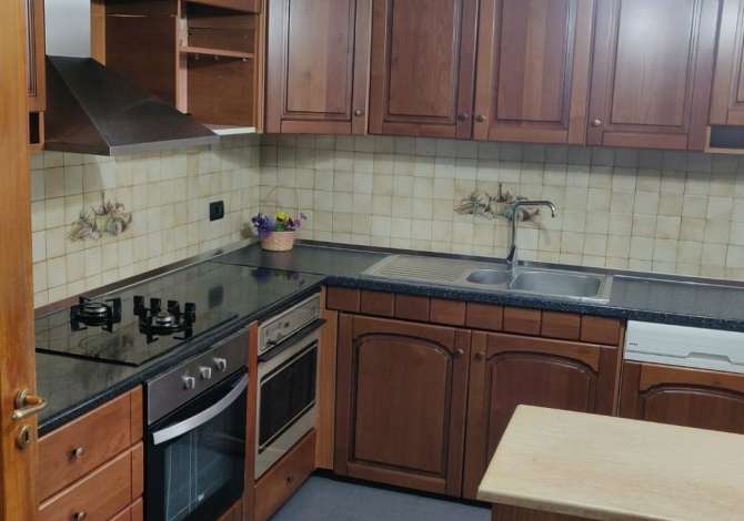 Shtepi me qera Apartament ne Tirane, 2+1, Mobilimi E mobiluar, Pagesa 650  Euro.